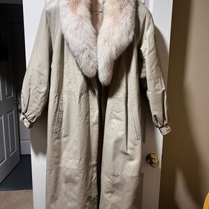 Elegant Cream Fur Collar Coat